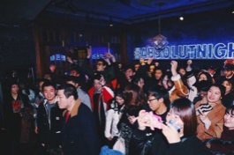 ABSOLUT絕對(duì)伏特加#百城絕對(duì)夜計(jì)劃#100種不一樣的跨年玩法