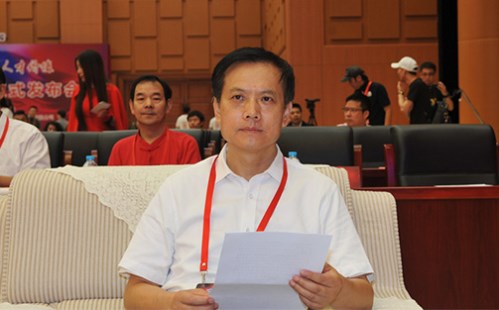 中國報(bào)業(yè)協(xié)會(huì)副秘書長、中國報(bào)業(yè)雜志社長、總編輯胡線勤