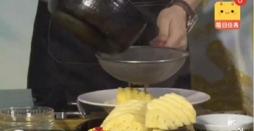 8字腰風(fēng)靡世界杯，健身女王和全能廚神有話說(shuō)