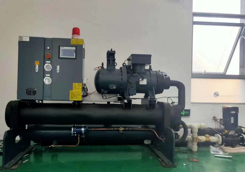 螺桿冷水機4