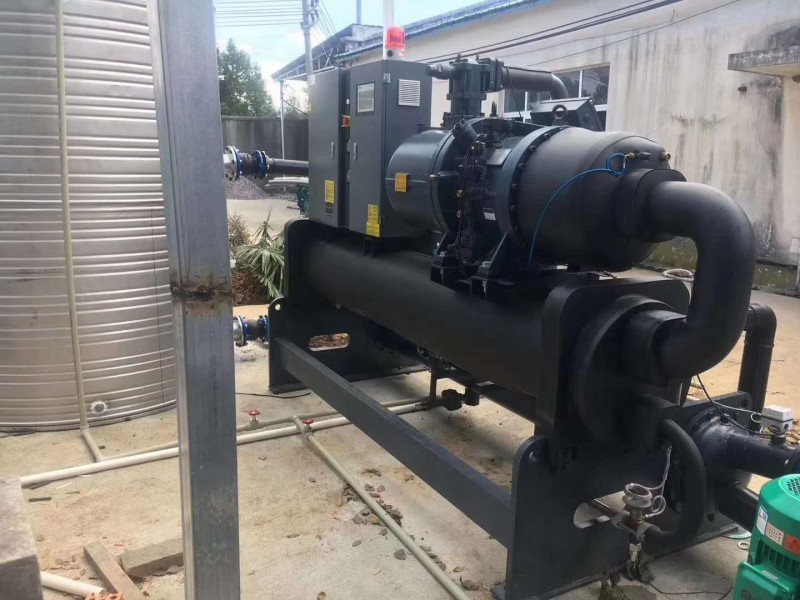 螺桿式冷水機3