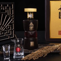 為國盛世酒，酒體醇厚綿柔，空杯留香，回味悠長