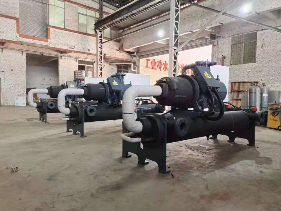 水冷式螺桿冷水機